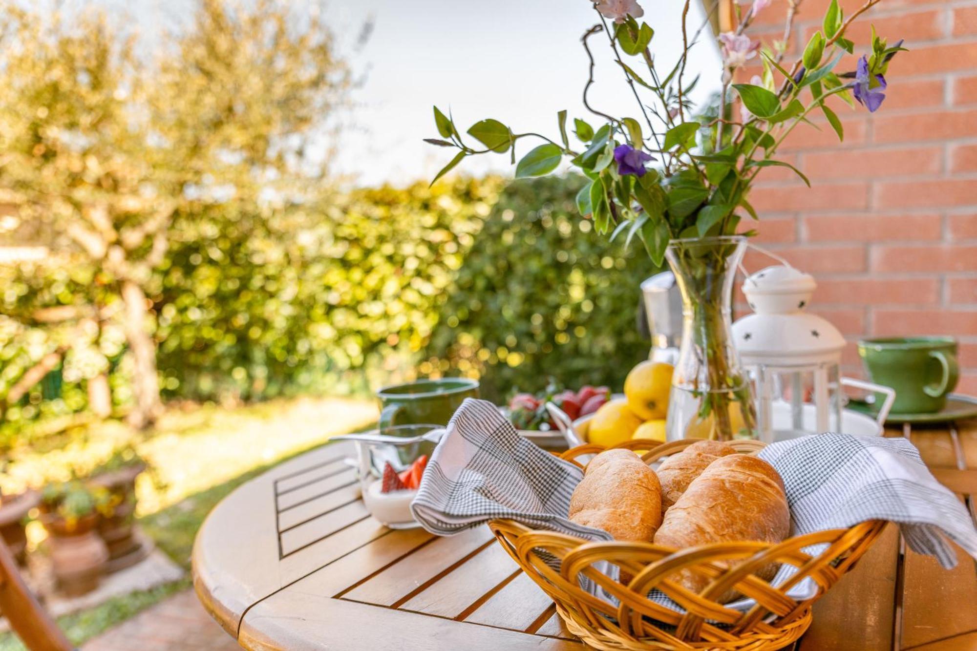 Noi 2 Vacanze - Il Nido Di Gina Contignano Ngoại thất bức ảnh