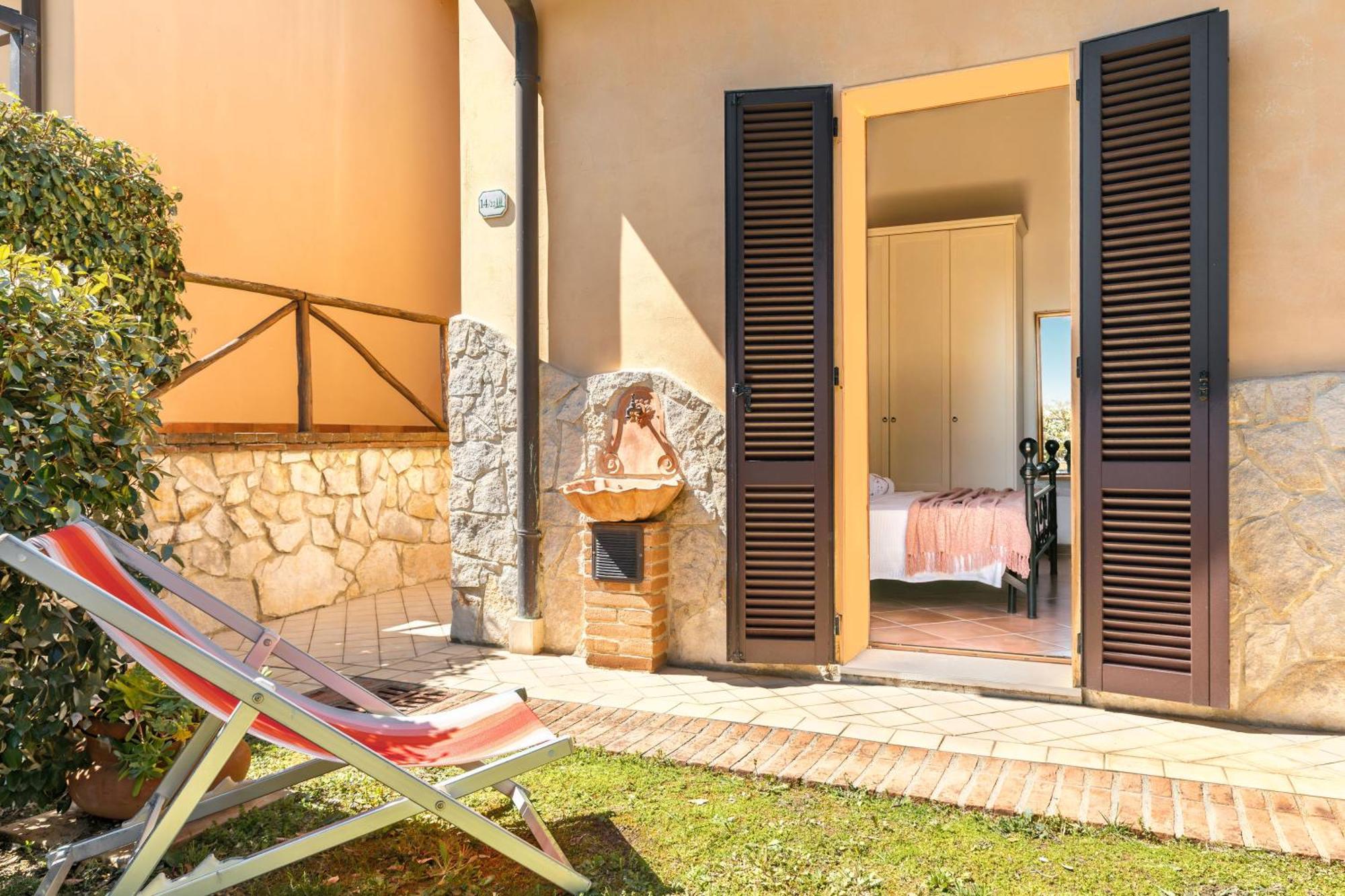 Noi 2 Vacanze - Il Nido Di Gina Contignano Ngoại thất bức ảnh